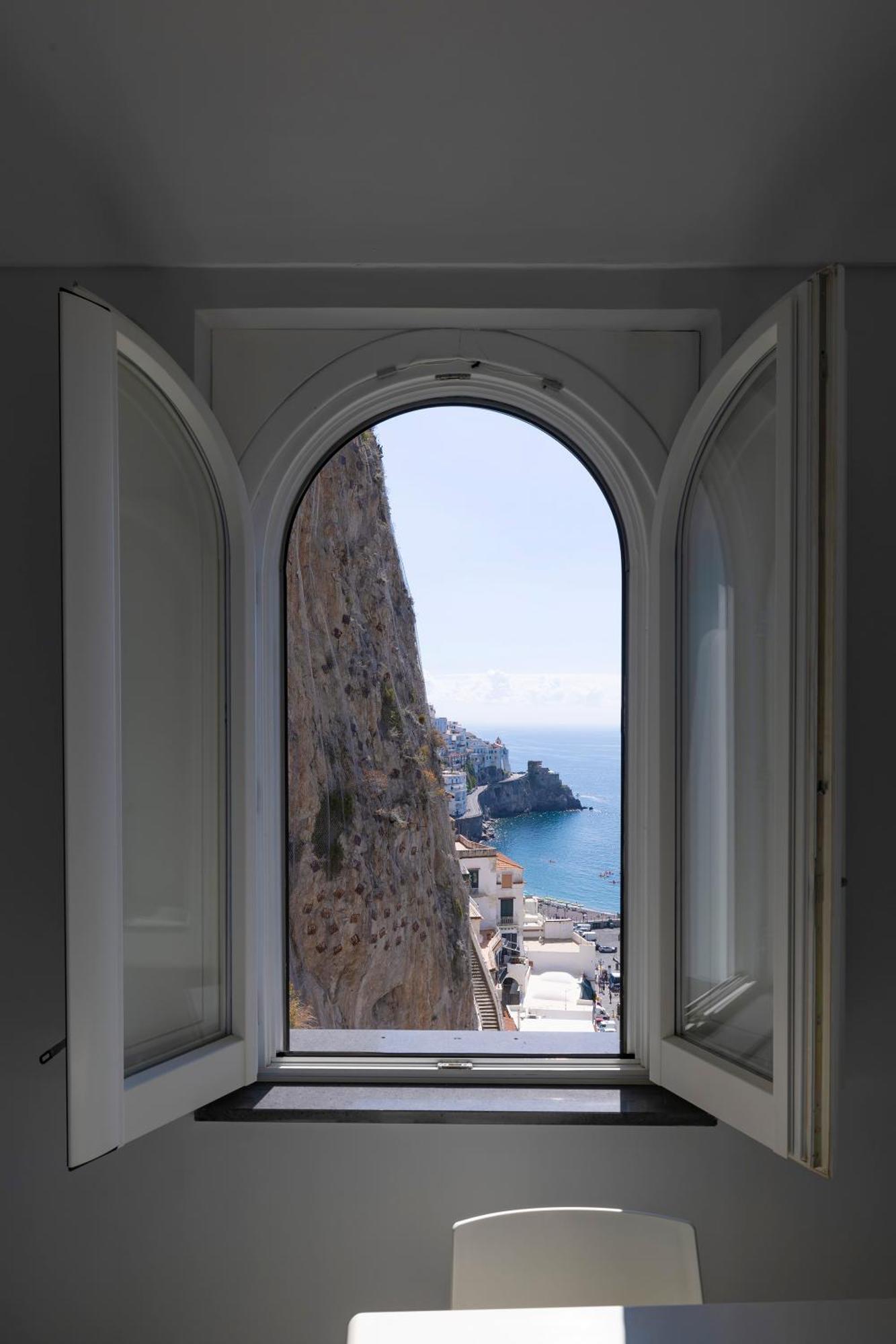 Design Sea View Accessible By 250 Steps *