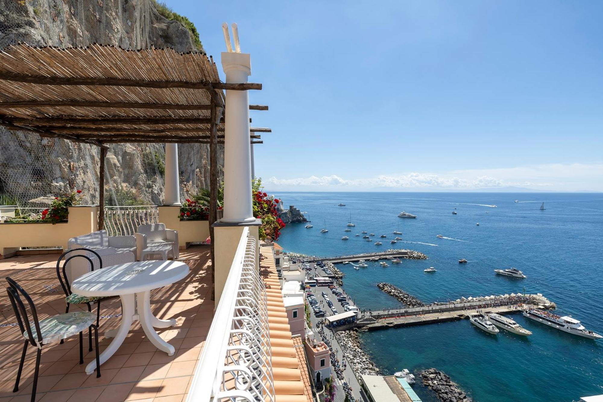 Apartment Design Sea View Accessible By 250 Steps