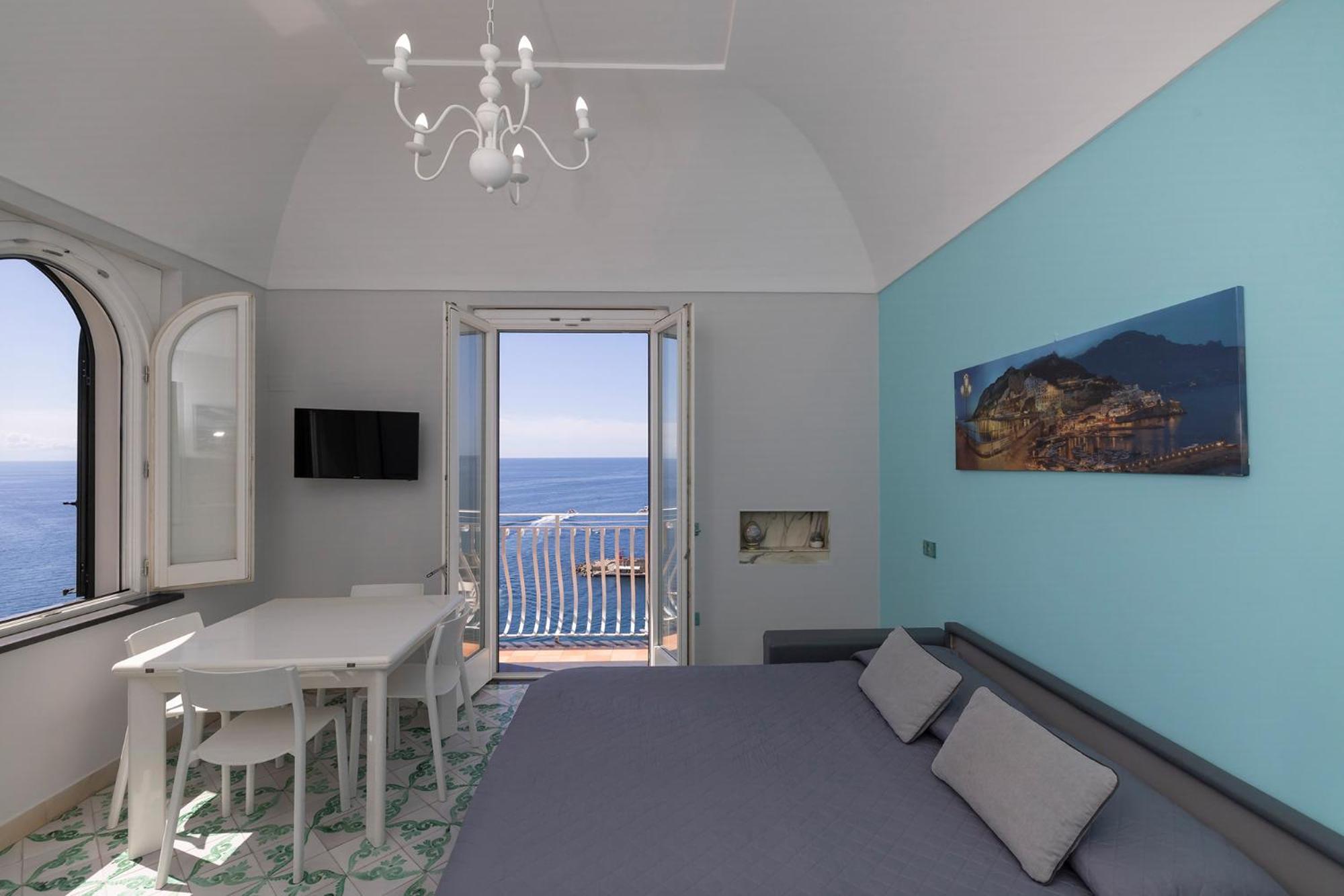 Design Sea View Accessible By 250 Steps Apartment