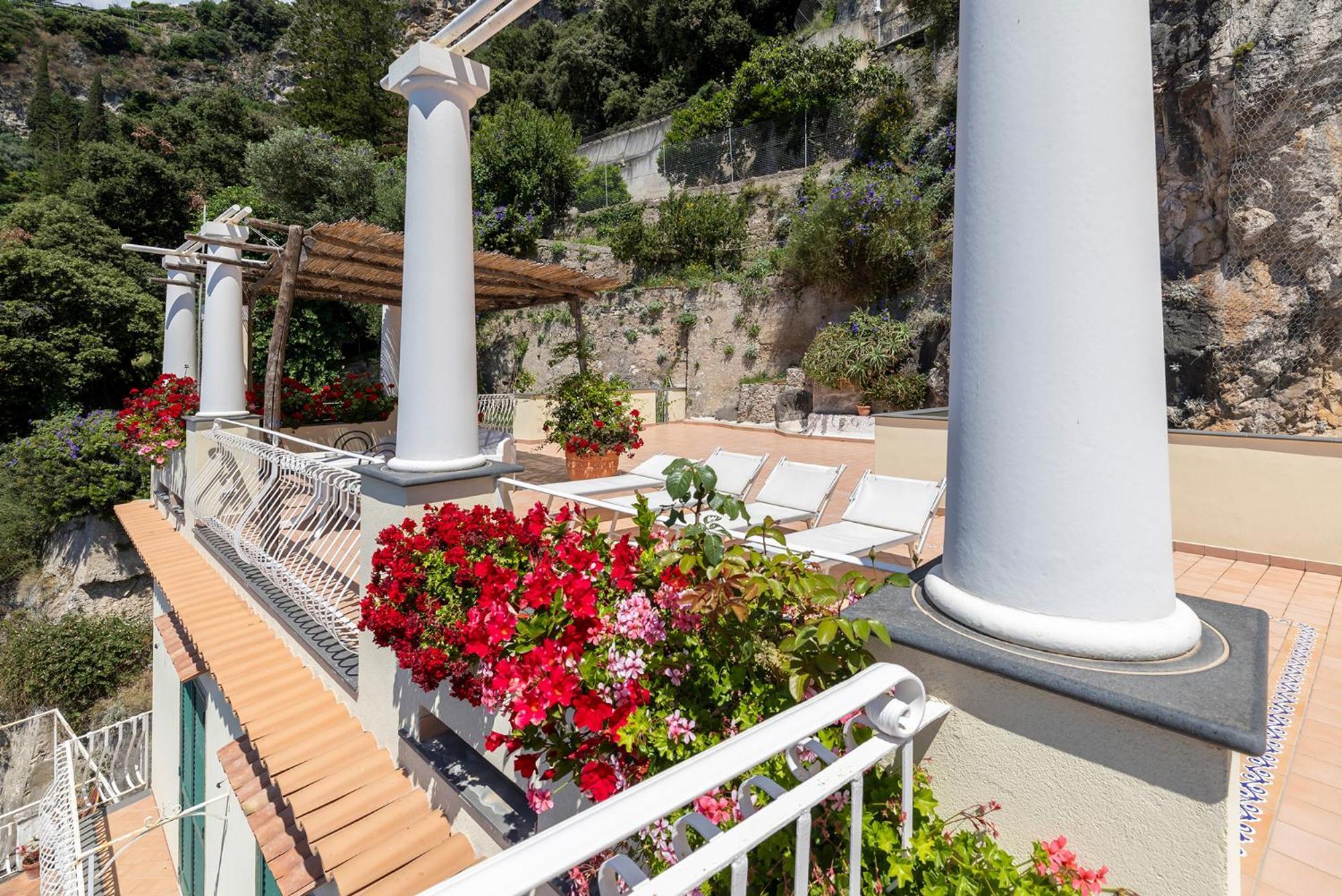Design Sea View Accessible By 250 Steps Apartment Amalfi