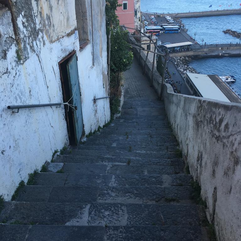 Apartment Design Sea View Accessible By 250 Steps