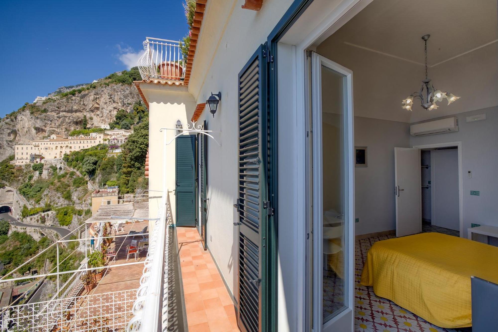 Design Sea View Accessible By 250 Steps Apartment